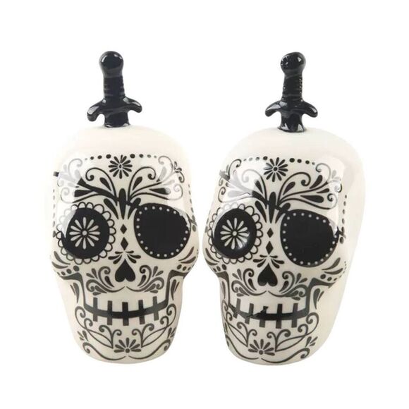 Home Essentials Skull‎ Salt & Pepper Shakers - Picture 1 of 4